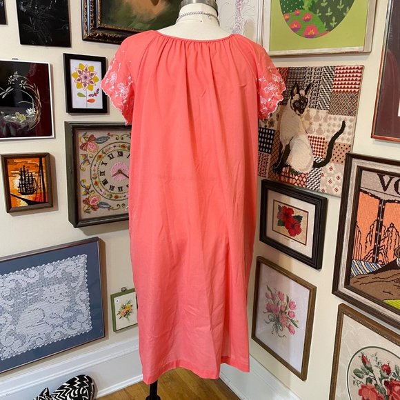 Vintage Super Comfy Orange Snap Housedress with White Embroidery and Pockets XL - Picture 3 of 3